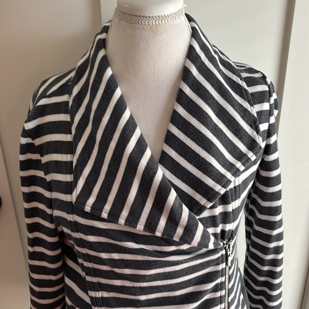 GAP Sweatshirt Jacket - Picture 3 of 7